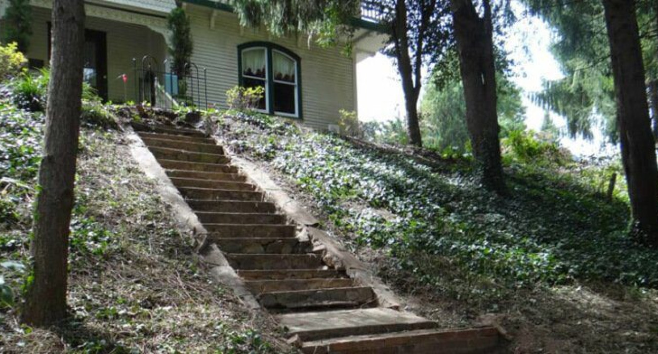 Engadine-renovations-stairs