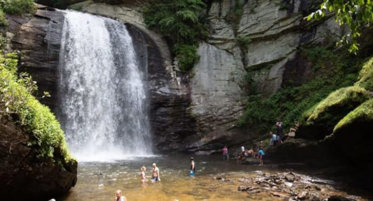 best-Blue-Ridge-waterfalls-near-Asheville