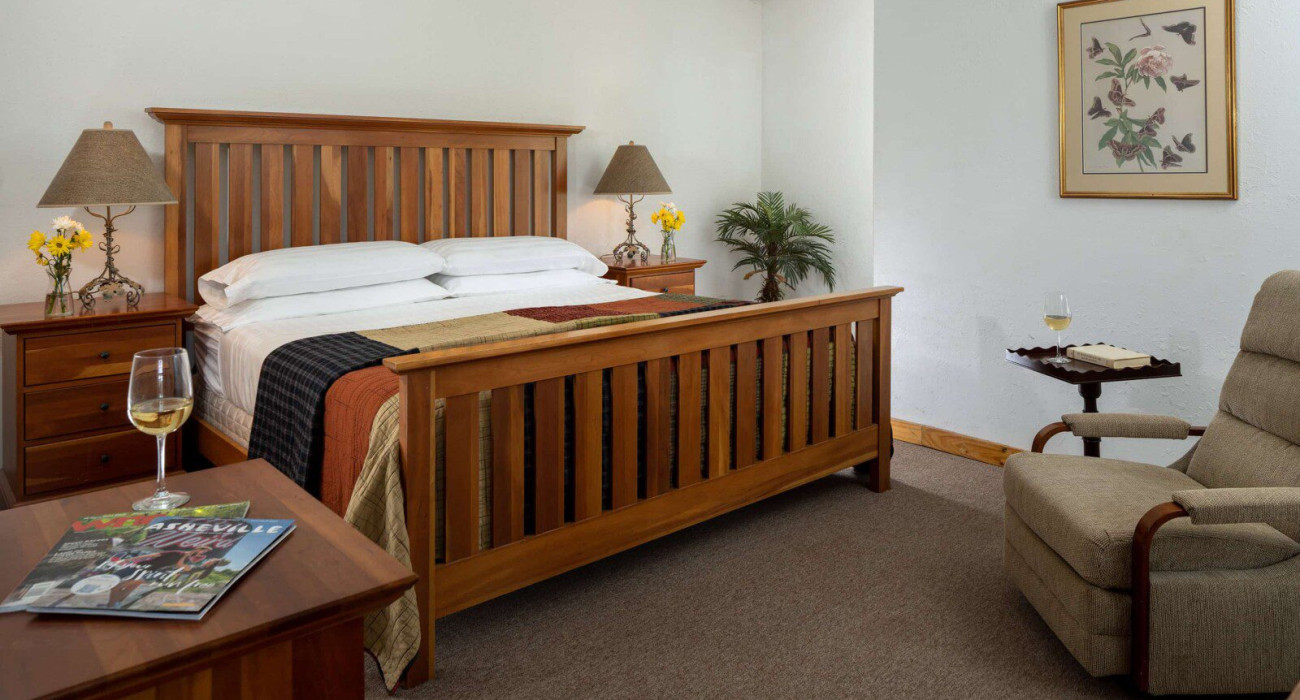 mount-mitchell-cabin-bed-1